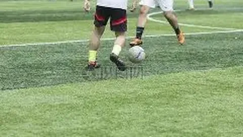 成龙痛斥当代艺人态度：迟到早退不耐劳